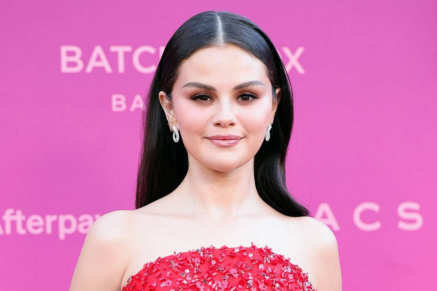 Selena Gomez thotë se cigaret elektronike i kanë ndryshuar zërin